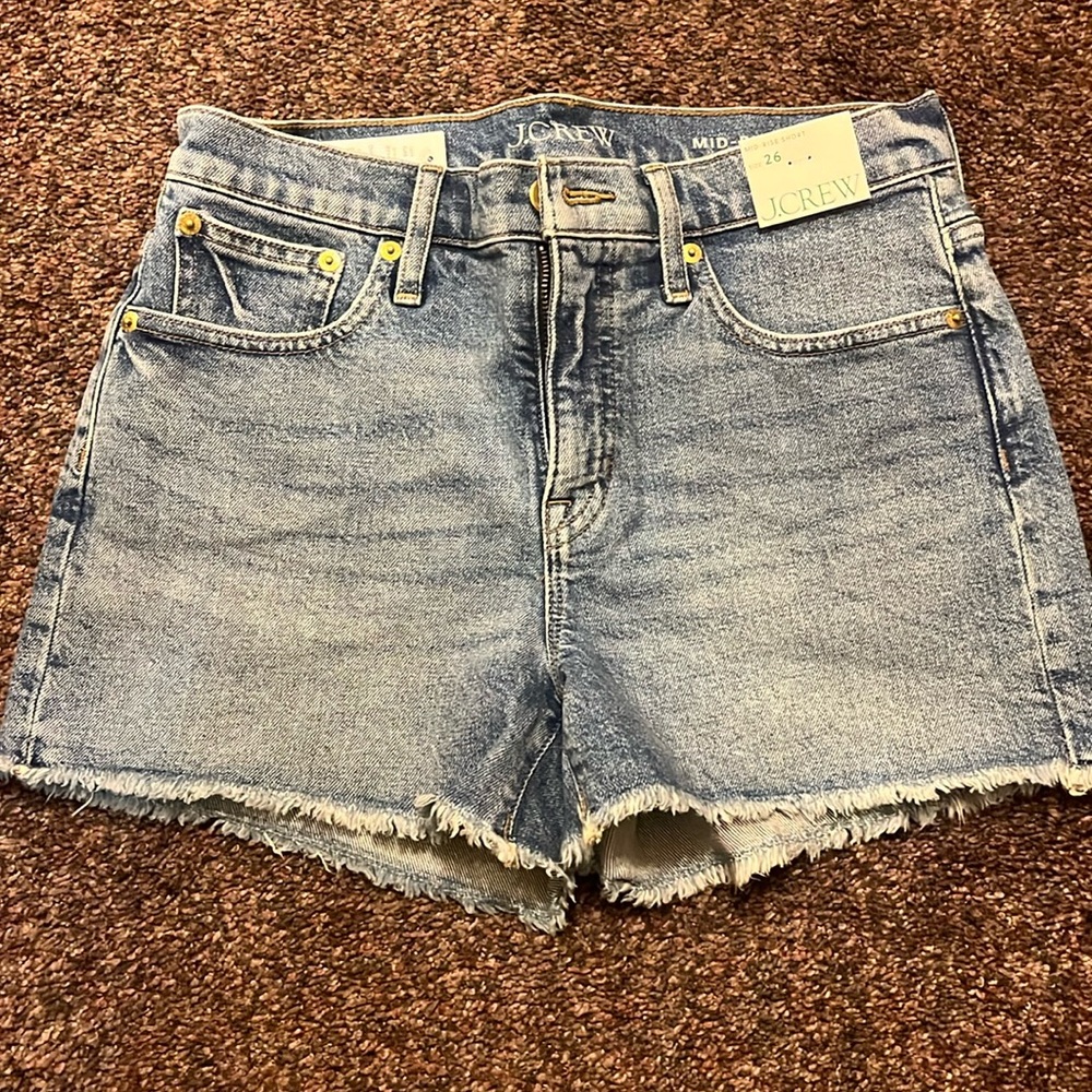 J.CREW Mid rise denim short in Lakeshore wash